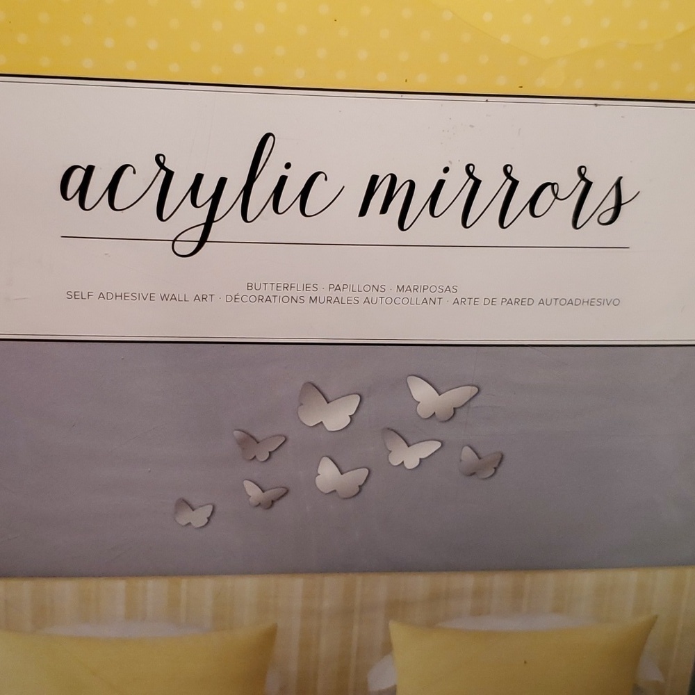 NWT 16 PIECE ACRYLIC BUTTERFLIES - Picture 2 of 8